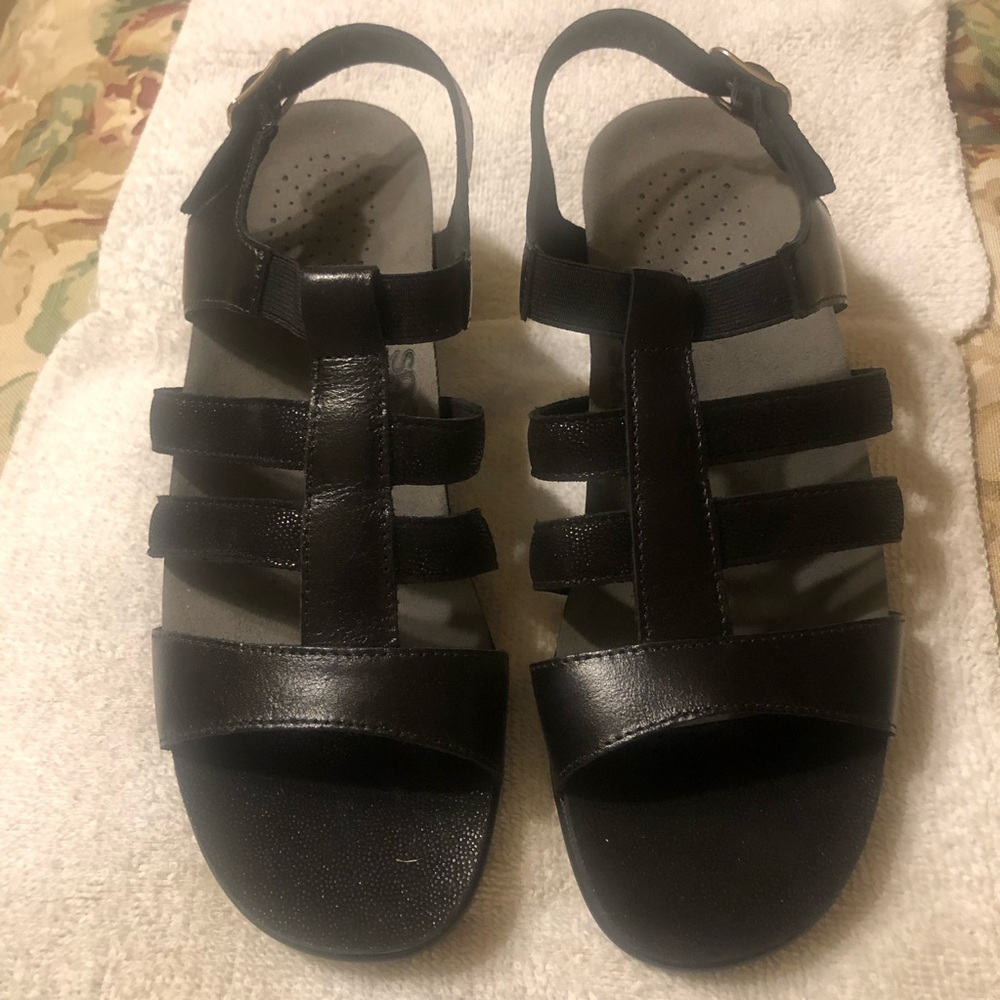 SAS black heeled sandals. Rarely worn. Size 7.5